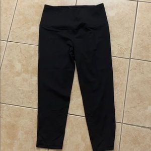 Victoria’s Secret Knockout Capri leggings